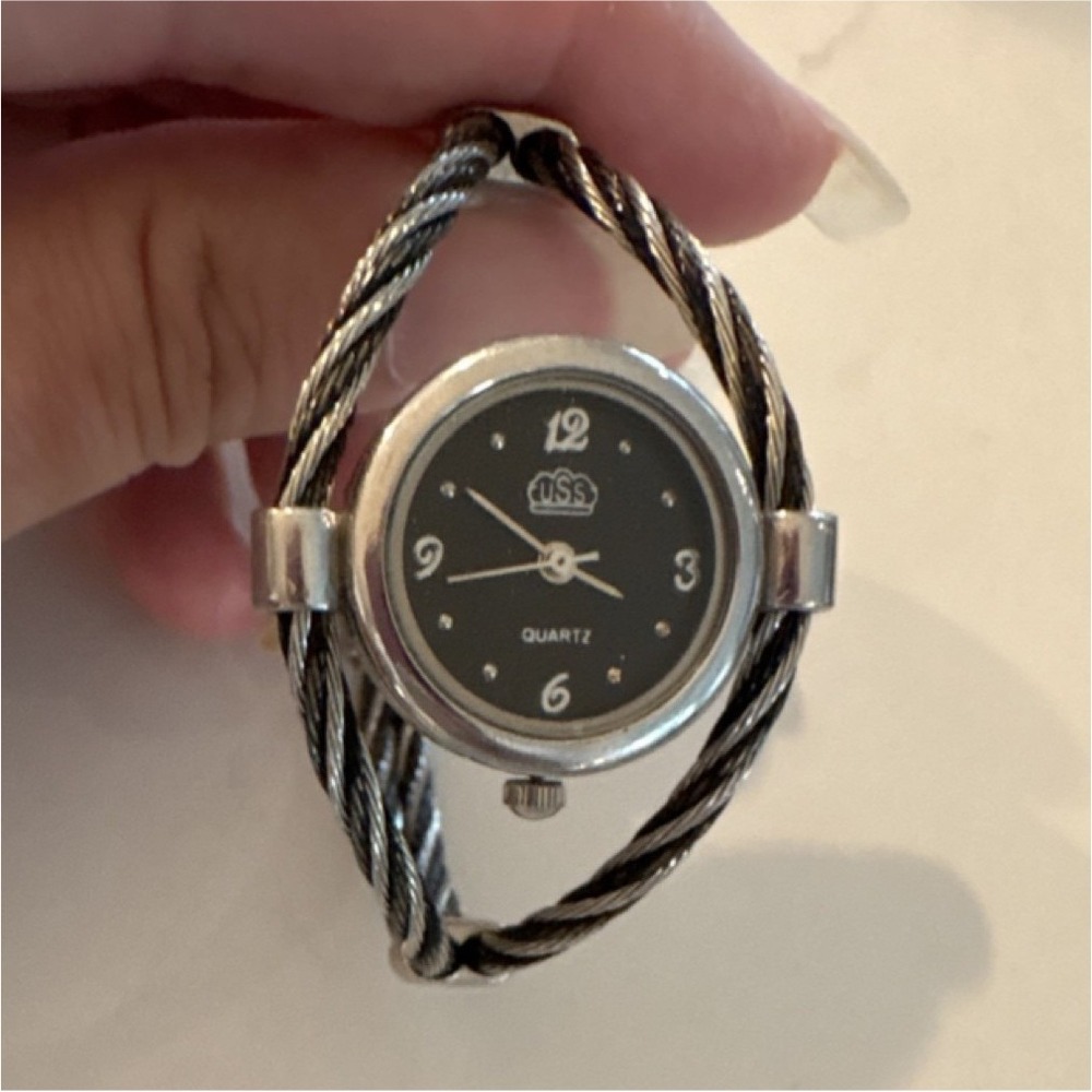 USS Women's Quartz Wristwatch Water-Resistant Black Dial Silver Bangle Band